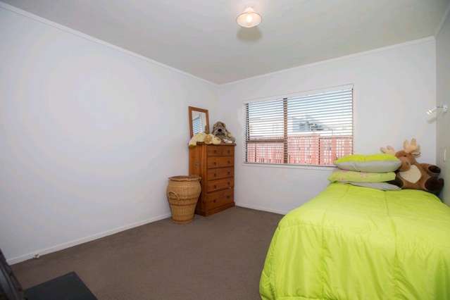 2/108 Saint Lukes Road Sandringham_4