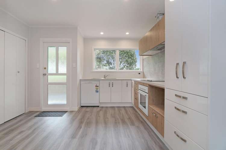 2/3 Pope Tce 11373_1