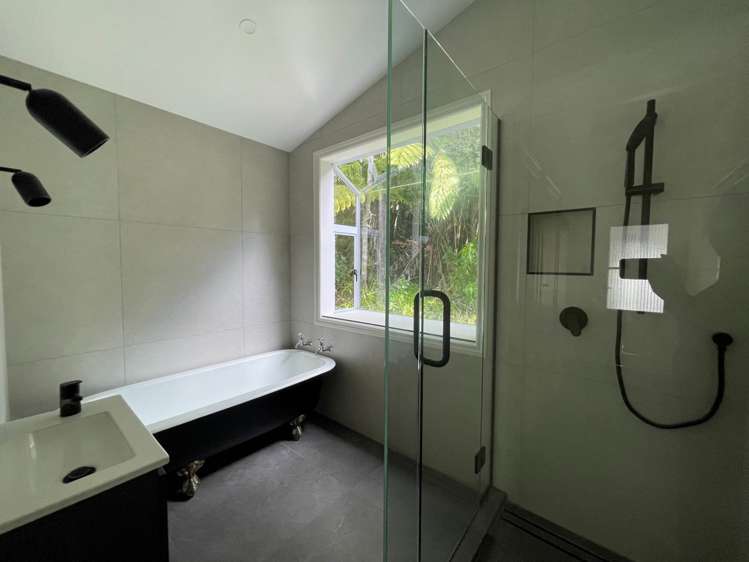 990 Sandspit Road Sandspit_7