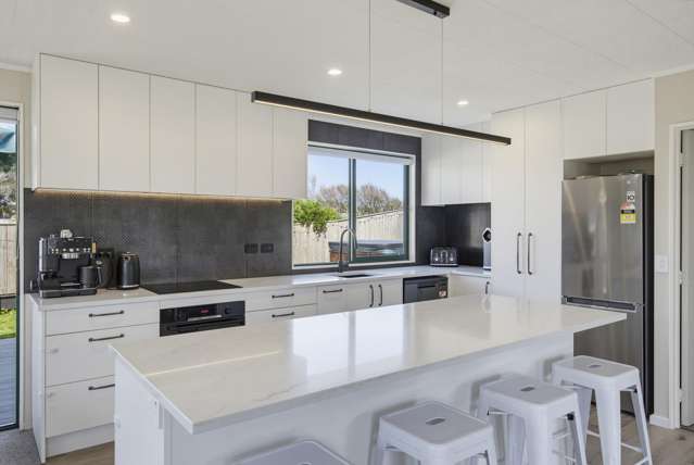 16B Karaka Street Otaki Beach_1