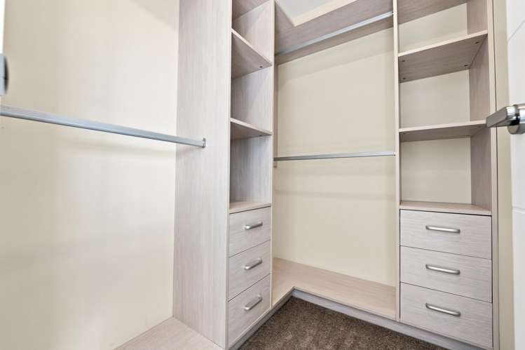 3 Golden Avenue Flat Bush_24