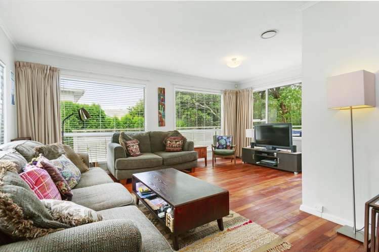 27 Hampton Hill Road Tawa_3