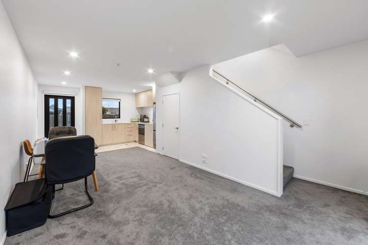 5/241 Lincoln Road Addington_3