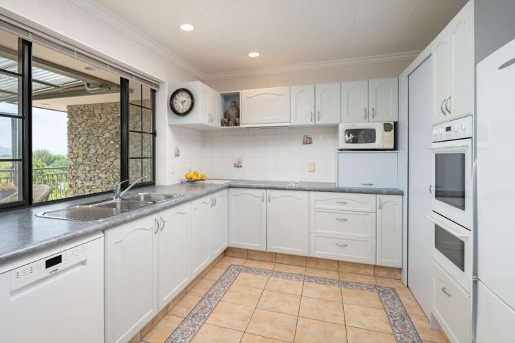 27 Pine Hill Rise Fairhall_14