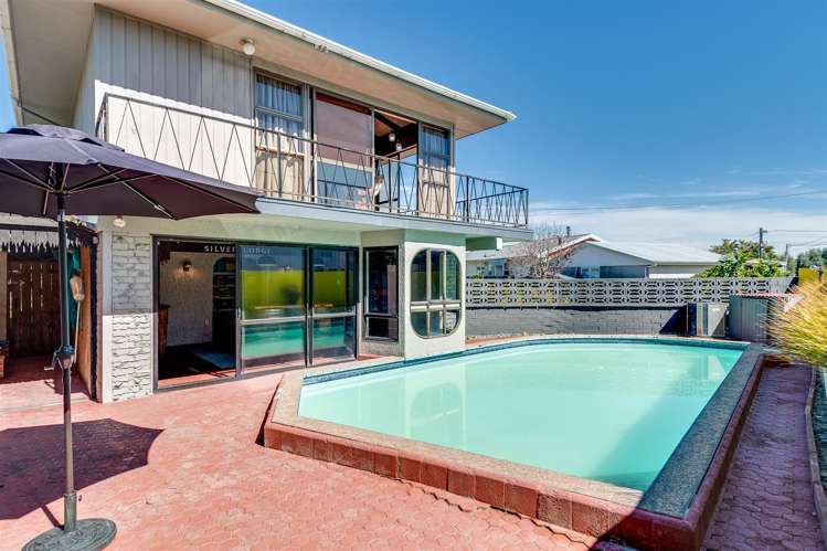 208 Caroline Place Mayfair_5