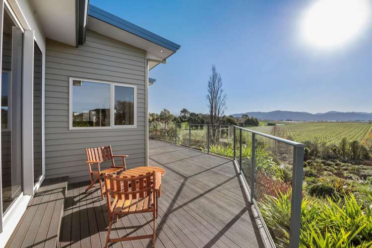 12 Lake View Place Fairhall_18