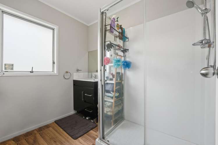 197 Mahia Road Wattle Downs_14