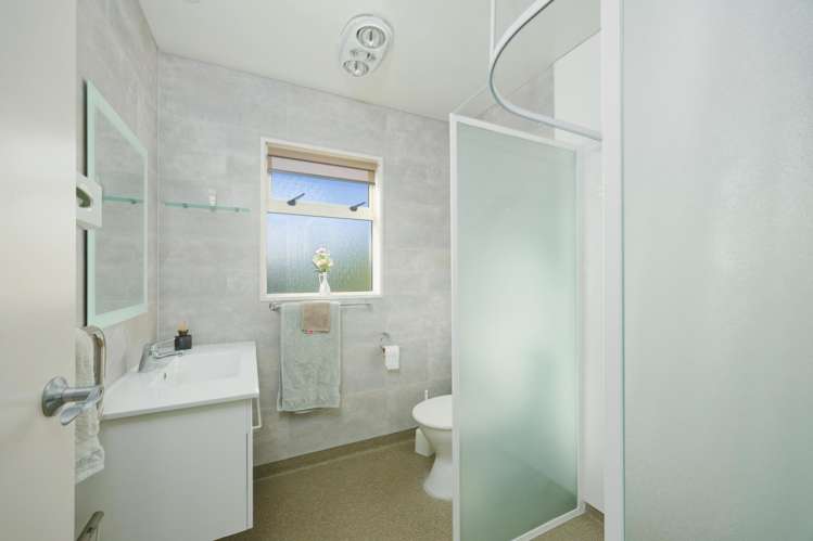 3/7 Old Beach Road_5