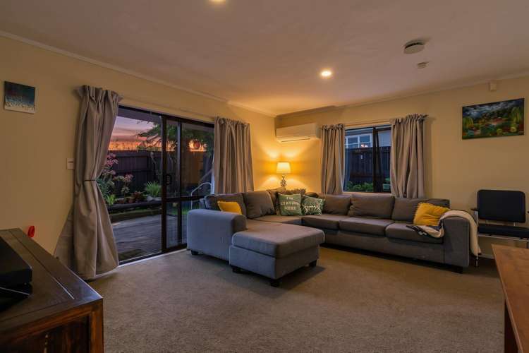 Unit 1/98 Barrys Road Glendene_1