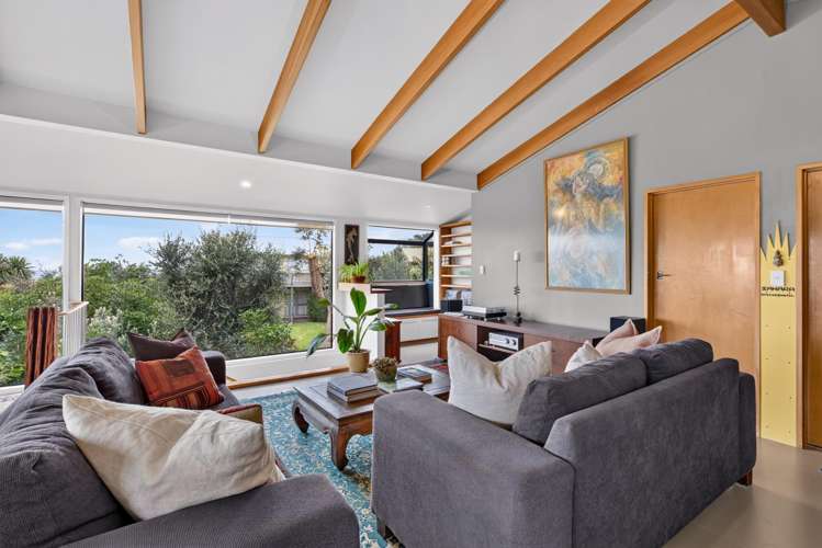 2 Quentin Place, Mahanga Mahia Peninsula_16