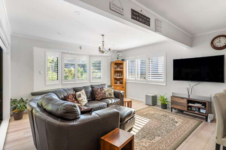 11 Penguin Drive Murrays Bay_11