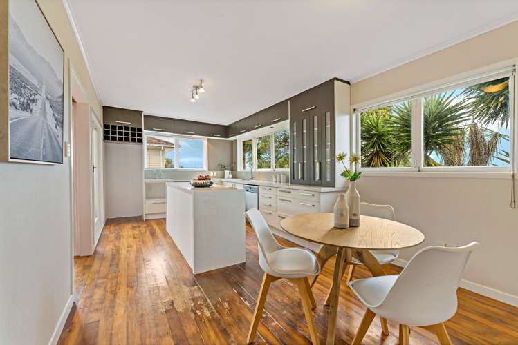 1/70 Bradbury Road Botany Downs_5