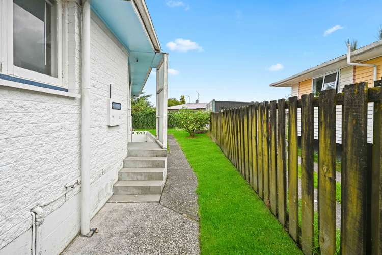 16 Te Anau Place Glenview_11