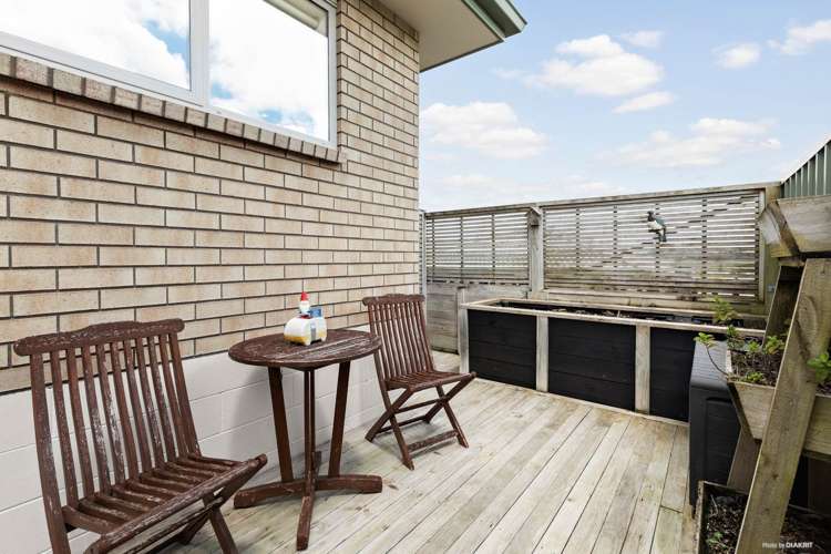 57/8 Village Place Tuakau_4