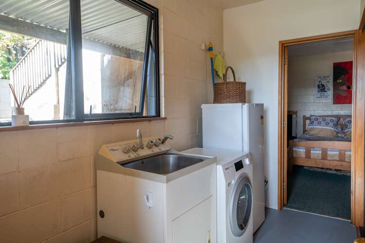 7 Rutherglen Road Paroa_15