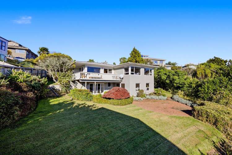 10 Etherege Place Mellons Bay_34