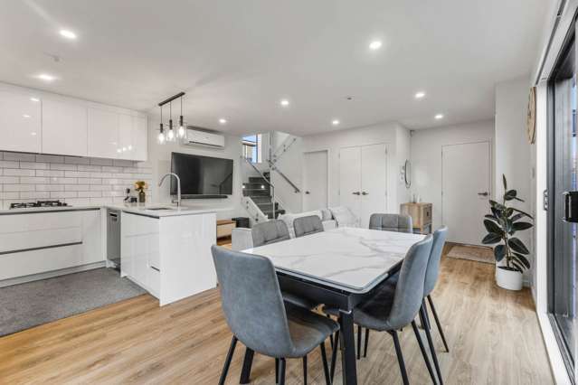74D Jolson Road Mt Wellington_2