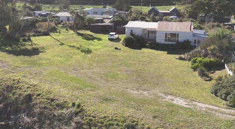 290 Newhaven Road Owaka_32