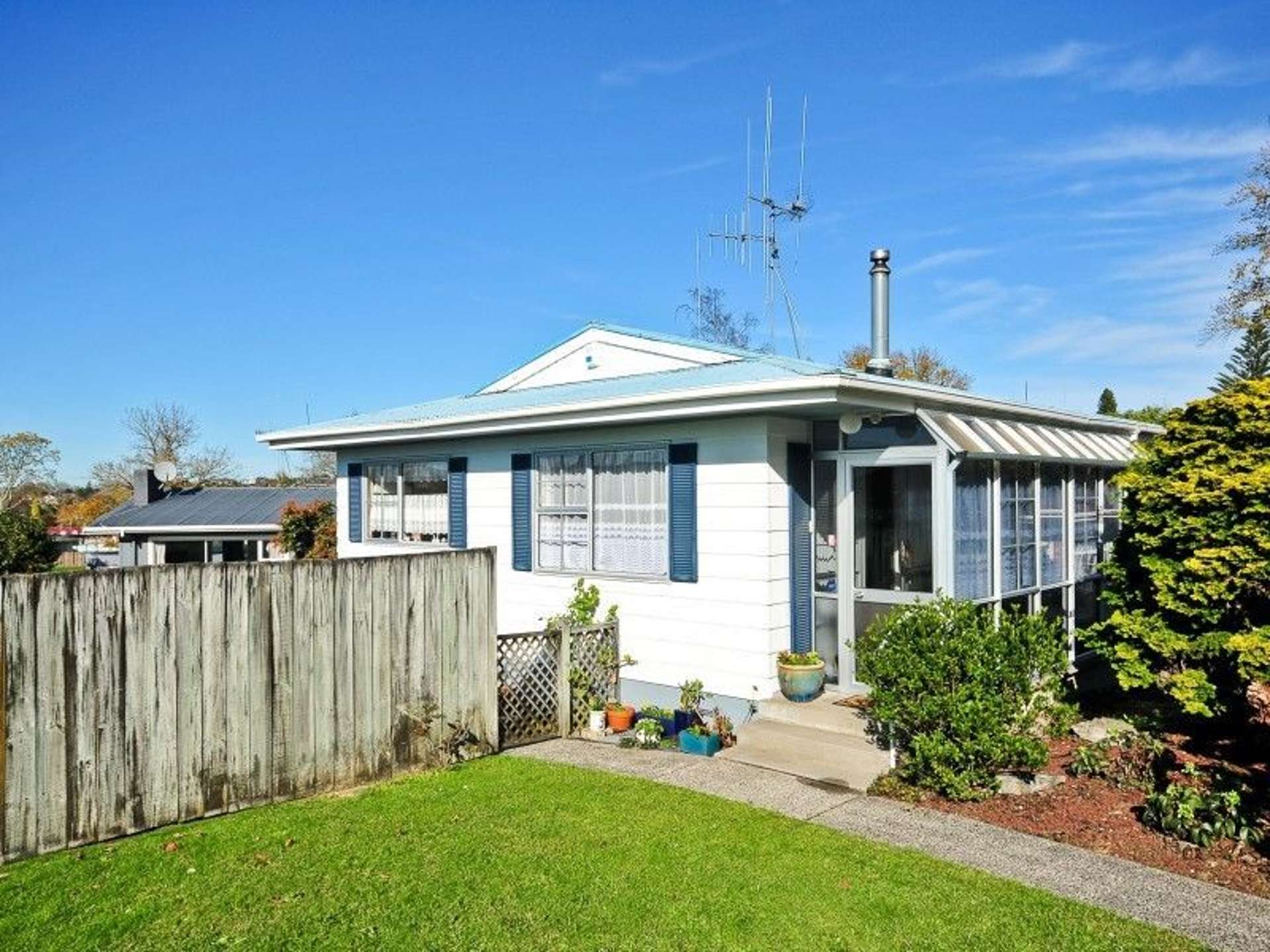 15 Rothesay Place Dinsdale_0