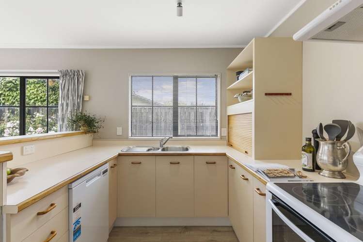 9a Dasent Street Karori Central_12