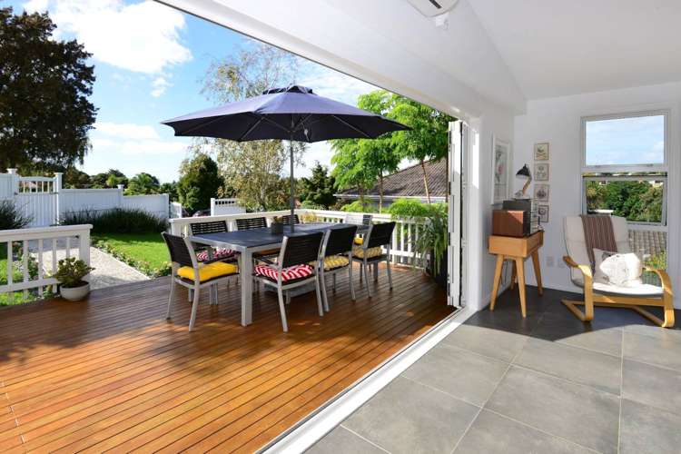 29 Marina Road Torbay_13