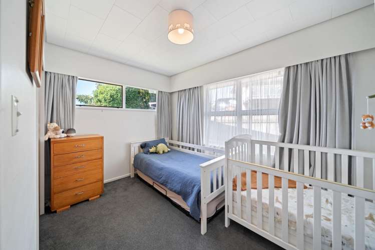 8 Lorna Place Brookfield_23