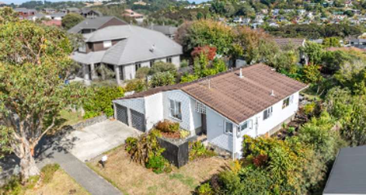 8 James Cook Drive_0