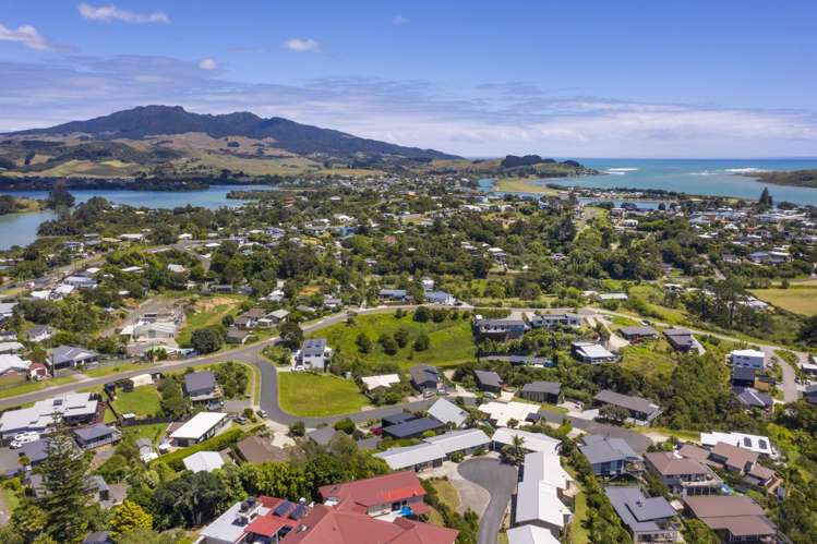 25E Violet Street Raglan_13