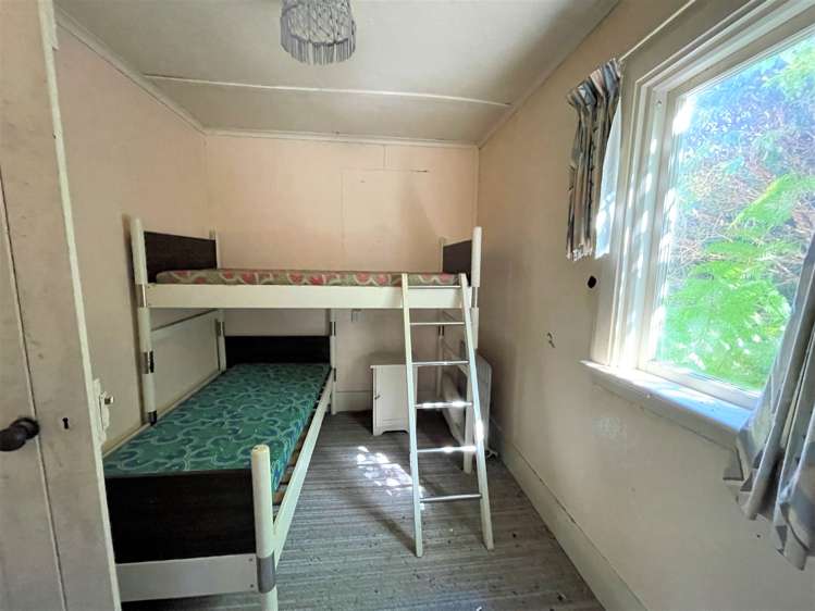 14 Tarata Street Kaka Point_17