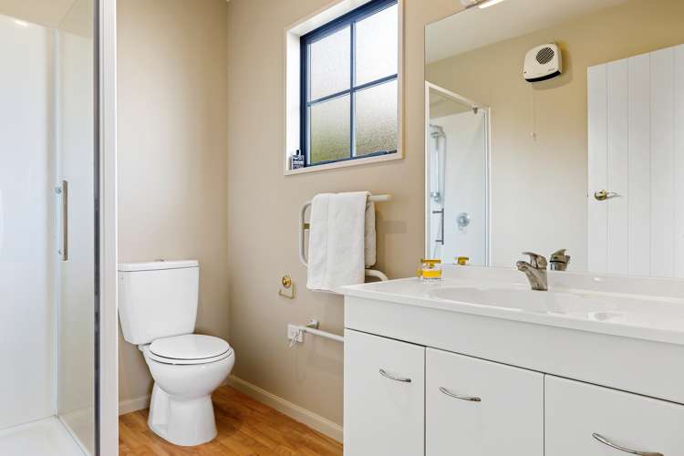 15 Ngaio Grove Robinsons Bay_15