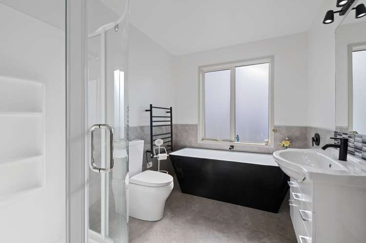 12a Sumner Street Glenholme_23