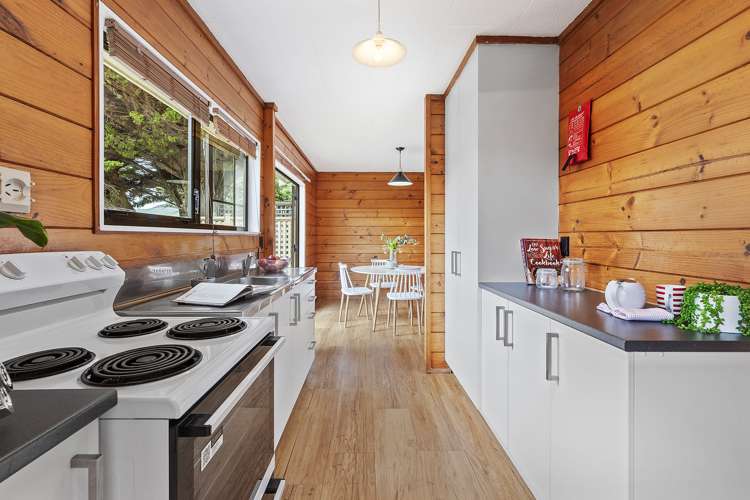 41 Akaroa Drive Maupuia_8