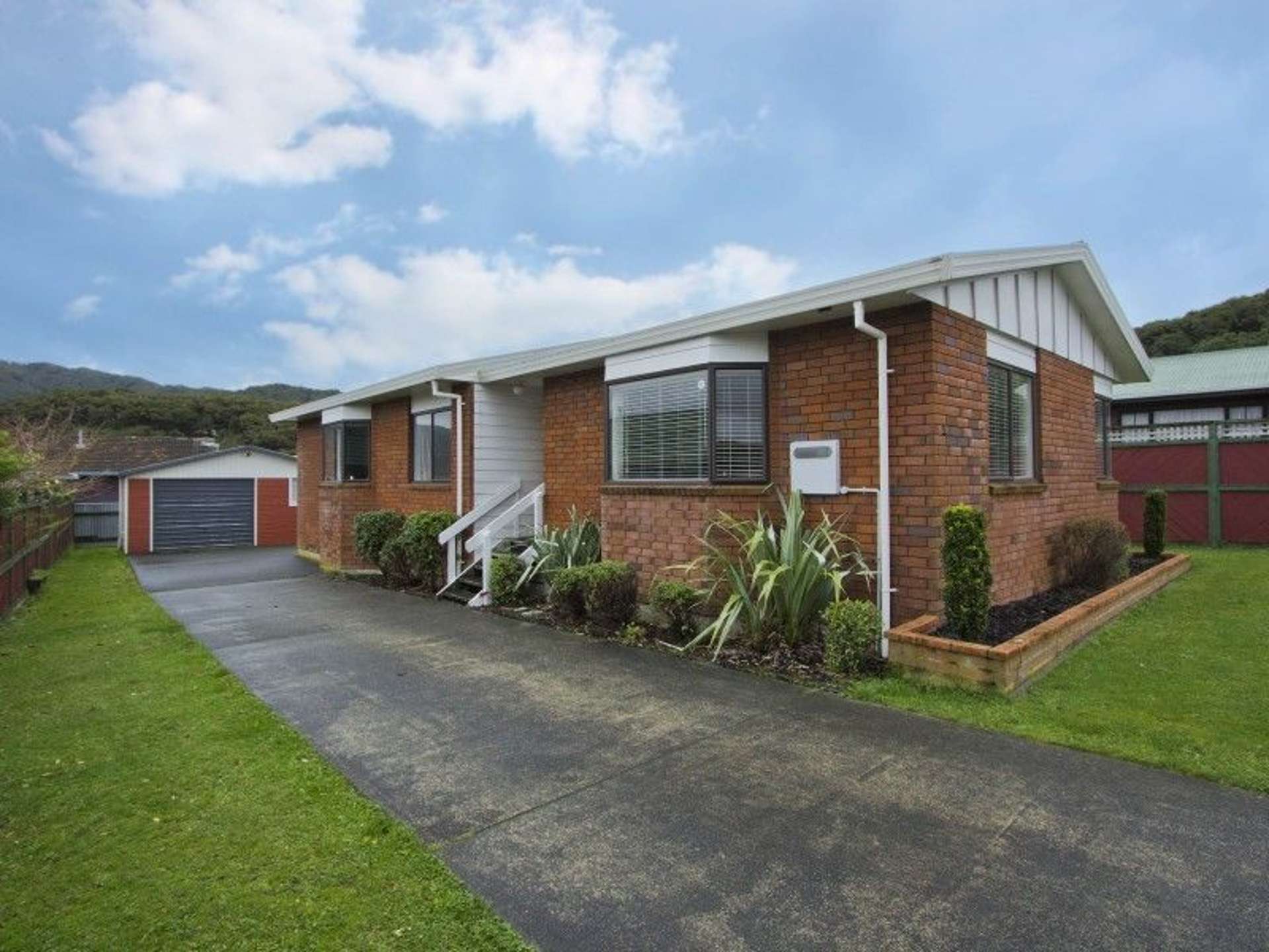 15 Karamea Grove Wainuiomata Lower Hutt City Houses for Sale