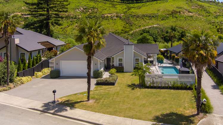 44 Sunningdale Drive Stoke_1