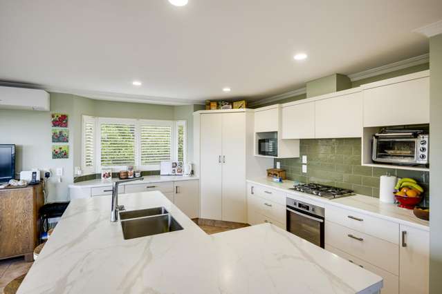 76A Churchill Drive Taradale_3