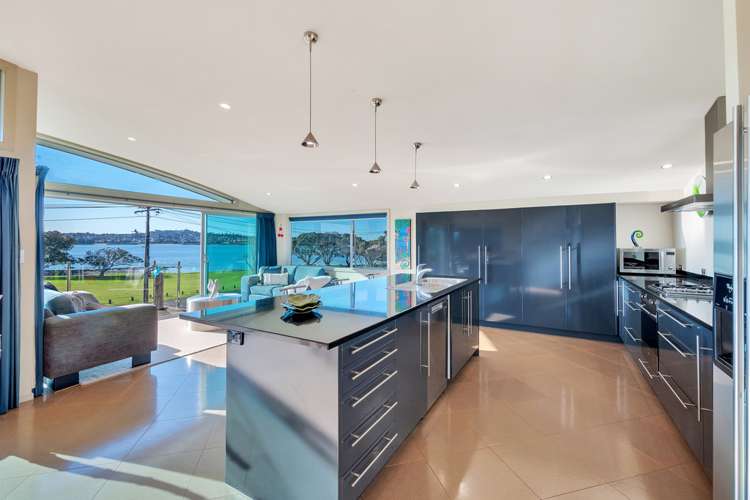 66 Kiwi Esplanade Mangere Bridge_3