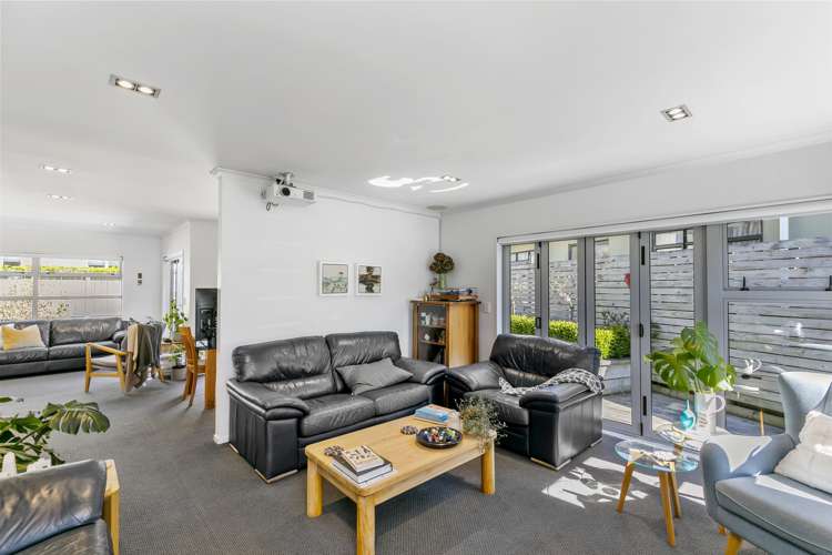 11 Yarnbrook Grove Churton Park_5