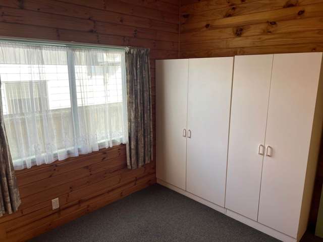 1A Clinton Avenue Te Atatu Peninsula_4