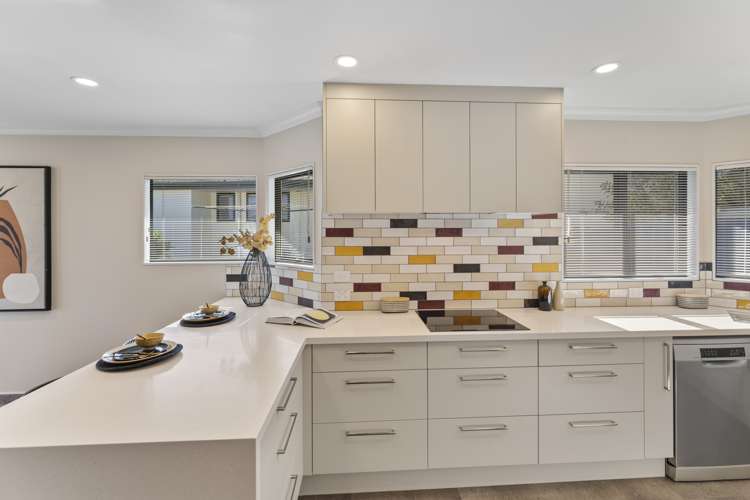 56 Olympus Way Richmond_12