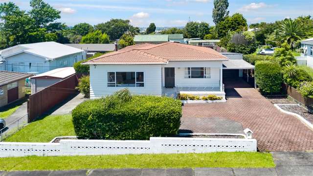 81 Lynwood Road New Lynn_1