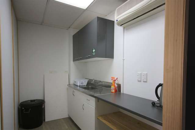 Office 1/41-45 Clyde Road Browns Bay_4