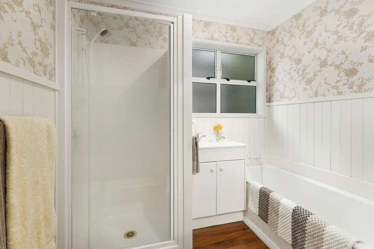 13 Kowhai Street Tawa_16