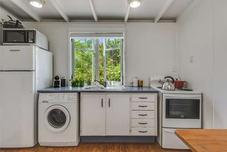 15 Beatty Parade Surfdale_14