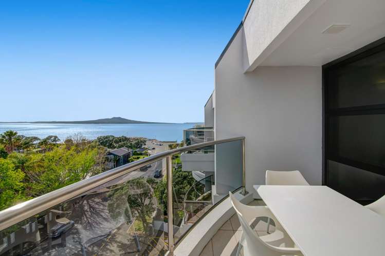 5B/175 Hurstmere Road Takapuna_2