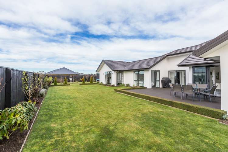 6 Coutts Lane West Melton_19