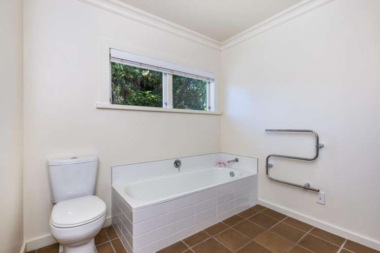 68 Mere Road Taupo_17