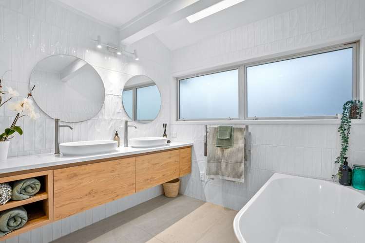 556 Beach Road Rothesay Bay_12