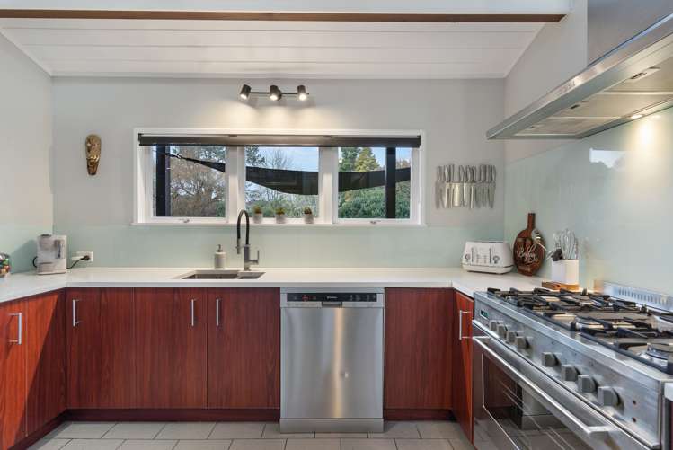 520 West Coast Road Oratia_11