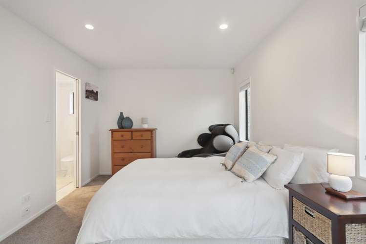 3 Claywest Place Glen Eden_10