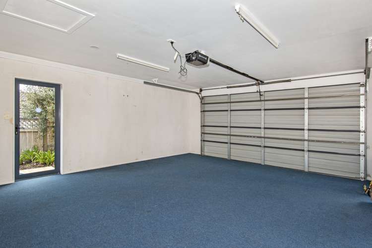 16 Pebble Beach Boulevard Kamo_17